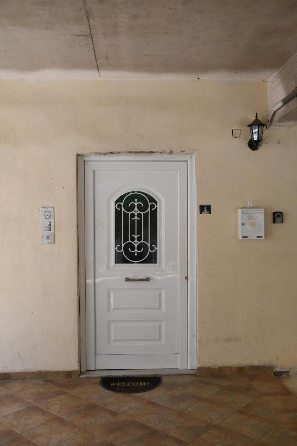 Mary'S Home Kalamata Exterior photo